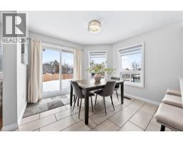 100 HAY Crescent - 13