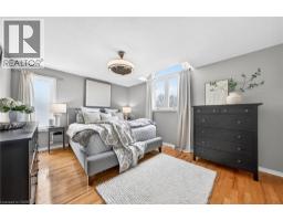 100 HAY Crescent - 25