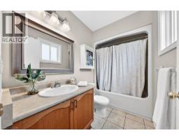 100 HAY Crescent - 34