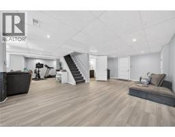 100 HAY Crescent - 35