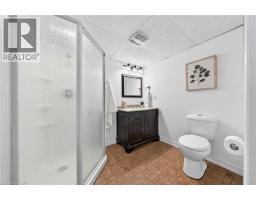 100 HAY Crescent - 39