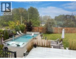 100 HAY Crescent - 40