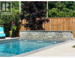 100 HAY Crescent - 41