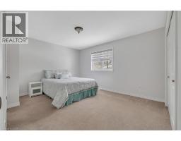 725 BINNING Street W - 16