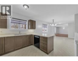 725 BINNING Street W - 4