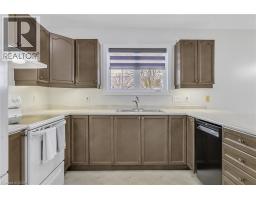 725 BINNING Street W - 5