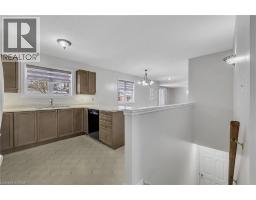 725 BINNING Street W - 9