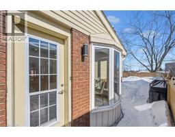 80 OLD FOREST Crescent - 37