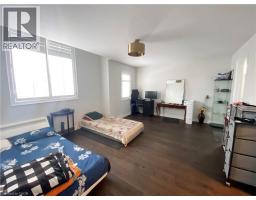 803 ROBERT FERRIE Drive - 32