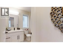 163 JULIE Crescent - 12