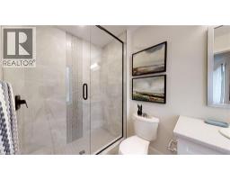 163 JULIE Crescent - 13