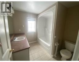 182 KINGSWOOD Drive - 16