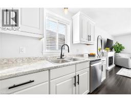 20 LINDA Crescent - 12