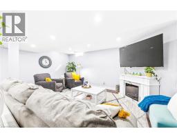 20 LINDA Crescent - 32