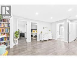 20 LINDA Crescent - 35