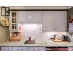 237 KING Street W UnitNo. 808 - 25