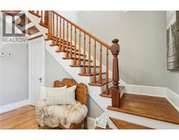 132 QUEEN Street W - 9