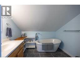 100 QUEEN Street E - 17