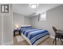 72 ST JEROME Crescent - 36