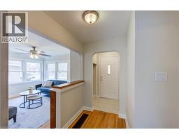 133 GLASTONBURY Crescent - 2