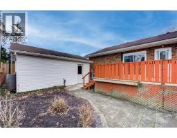 133 GLASTONBURY Crescent - 32