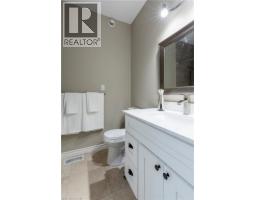 6 BLUENOSE Drive - 19