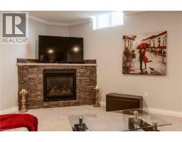 6 BLUENOSE Drive - 36