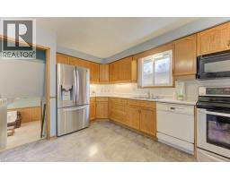 612 GREEN MEADOW Crescent - 13