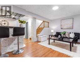 872 ELGIN Street N - 15