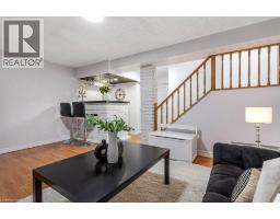 872 ELGIN Street N - 16