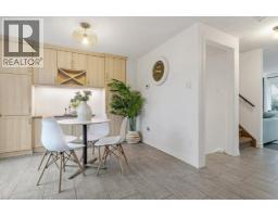 872 ELGIN Street N - 9