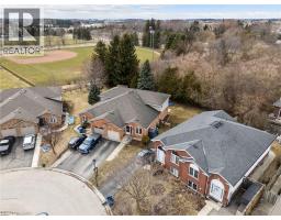 28 GEMMELL Court - 3