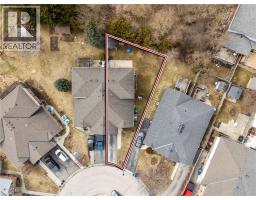 28 GEMMELL Court - 4