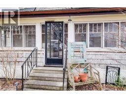 186 NORWICH Avenue - 3