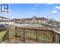 98 MACNEIL Court - 45