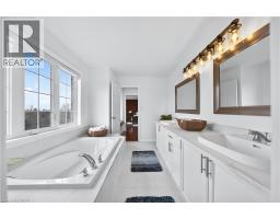 79 PORTER Crescent - 28