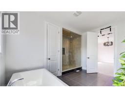 125 PRINCE CHARLES Crescent - 16