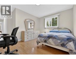 56 MCFARLANE Drive - 23