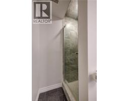 271 COLLEGE Street W - 26