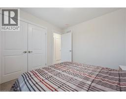 40 MOON Crescent - 16