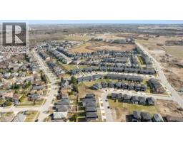 40 MOON Crescent - 36