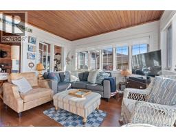 10 KIWANIS Avenue - 12