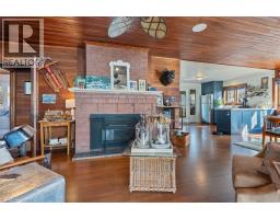 10 KIWANIS Avenue - 17