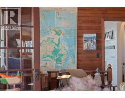 10 KIWANIS Avenue - 19