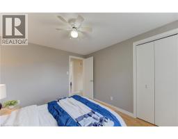 9 CAMROSE Court - 16