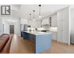 9 EAST Street N - 10