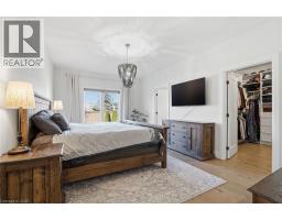 9 EAST Street N - 14