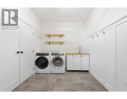 9 EAST Street N - 21