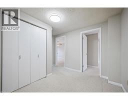 124 AUTUMN HILL Crescent - 19