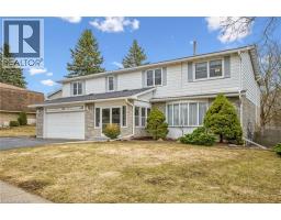124 AUTUMN HILL Crescent - 2